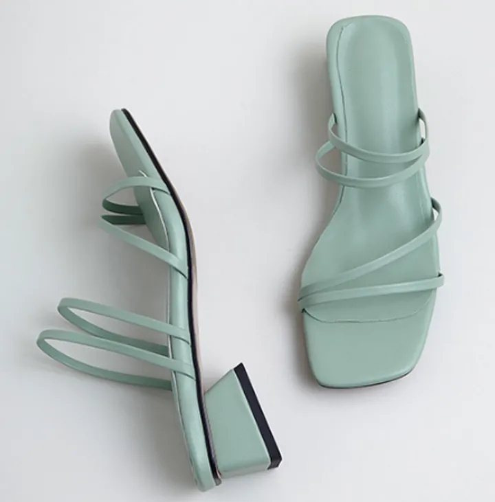 2021 High quality Women Sandals Square Mid-Heels Slippers Open Toe Platform Cut-out Hollow Female Sandals Plus Size