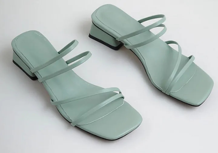 2021 High quality Women Sandals Square Mid-Heels Slippers Open Toe Platform Cut-out Hollow Female Sandals Plus Size