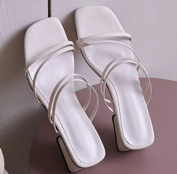 2021 High quality Women Sandals Square Mid-Heels Slippers Open Toe Platform Cut-out Hollow Female Sandals Plus Size