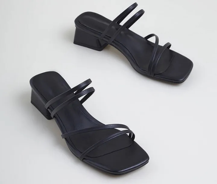 2021 High quality Women Sandals Square Mid-Heels Slippers Open Toe Platform Cut-out Hollow Female Sandals Plus Size