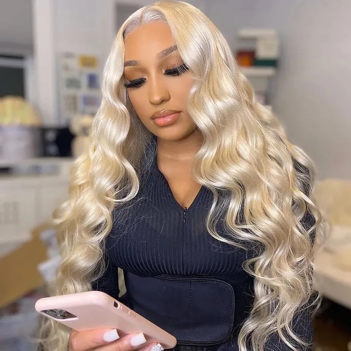 2021 High quality Wig lady high temperature silk chemical fiber small roll fashion blonde in the middle long curly wig