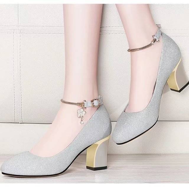 Women's Shoes > HeelsNew gold leather shoes, ladies high heels, single shoes, Korean style pointed toe all-match work sho ladies fashion girls comfortable sliding Usually one size larger / high heels