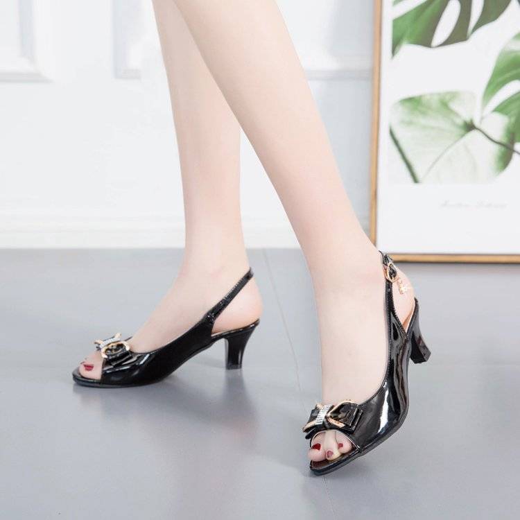 Fish mouth sandals women&apos;s thick heel new high heels Korean style all-match mid-heel pumps ladies fashion girls comfortable sliding Usually one size larger / high heels / leather shoes