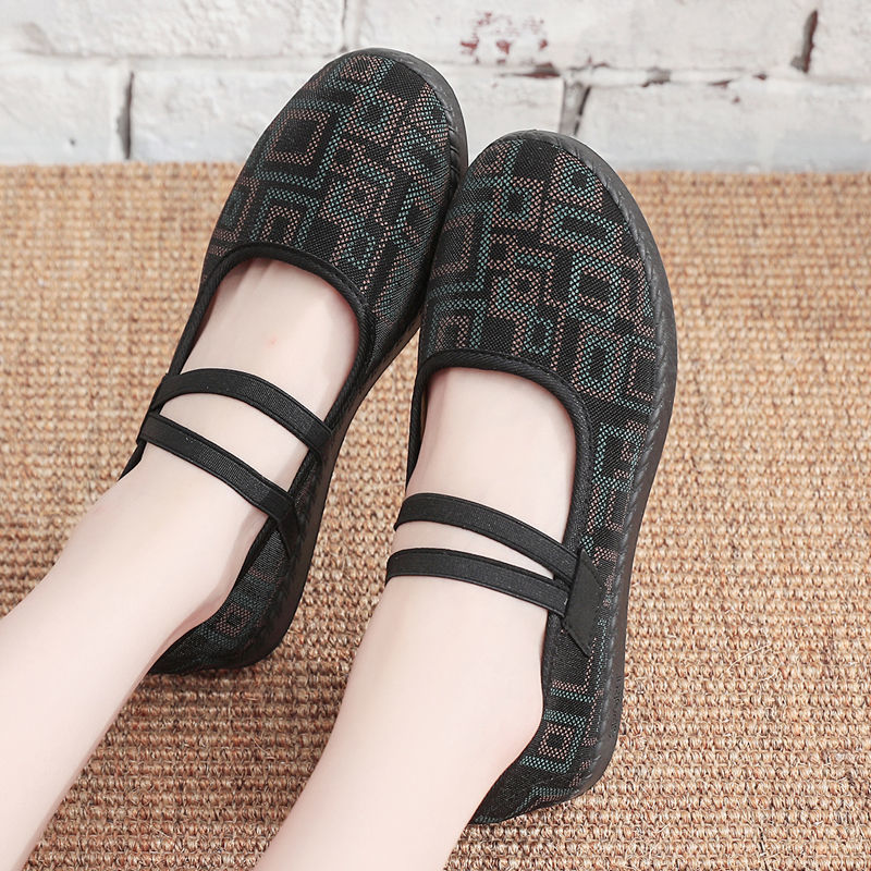 Women's Shoes > Flats > Canvas Shoes Women's shoes, cloth shoes, grandma shoes, large size shoes, non-slip soft sole mother shoes