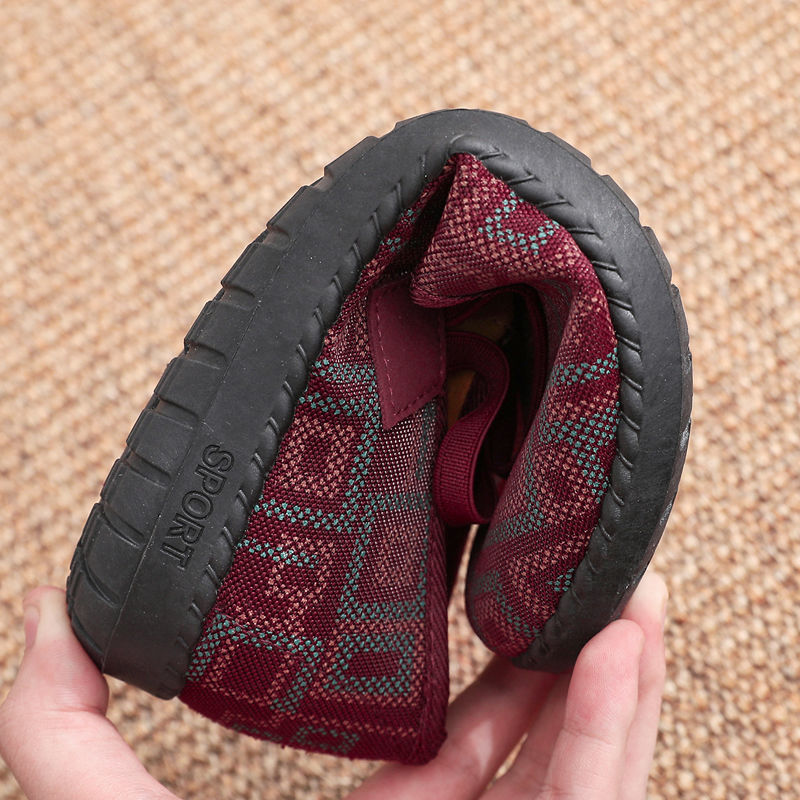 Women's Shoes > Flats > Canvas Shoes Women's shoes, cloth shoes, grandma shoes, large size shoes, non-slip soft sole mother shoes