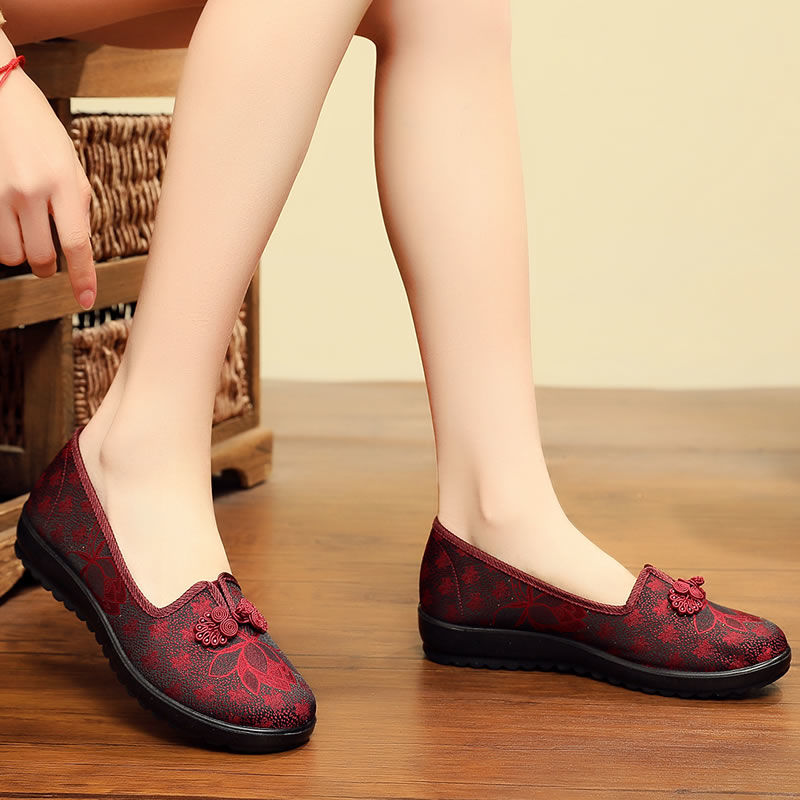 Women's Shoes > Flats > Loafers Women&apos;s cloth shoes, women&apos;s single shoes, one-step men&apos;s shoes, mother new embroidered shoes