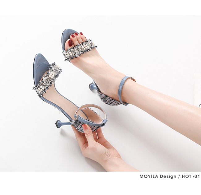 2021 new summer pearl sandals women's fashion buckle small fragrance woven with wild stiletto heels.