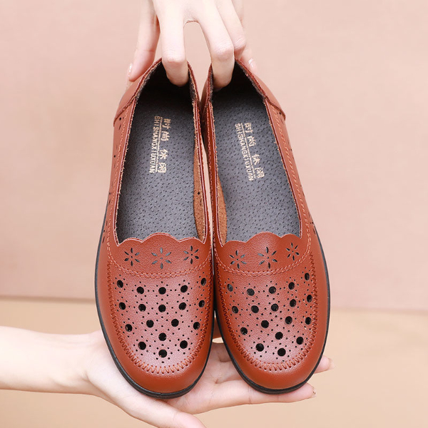 Women's Shoes > Sneakers Soft-soled leather sandals for mothers in summer, breathable hollow leather shoes, non-slip flat-soled shoes for middle-aged and elderly women, hole shoes for the elderly.