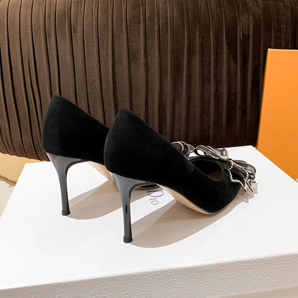 In 2023, the new rhinestone bow pointed black high heels women's stilettos and shallow pumps are sexy and versatile middle heels.
