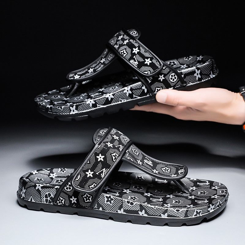 Flip-flops men's sandals, personality, handsome, trendy slippers, non-slip 100 bottom ins