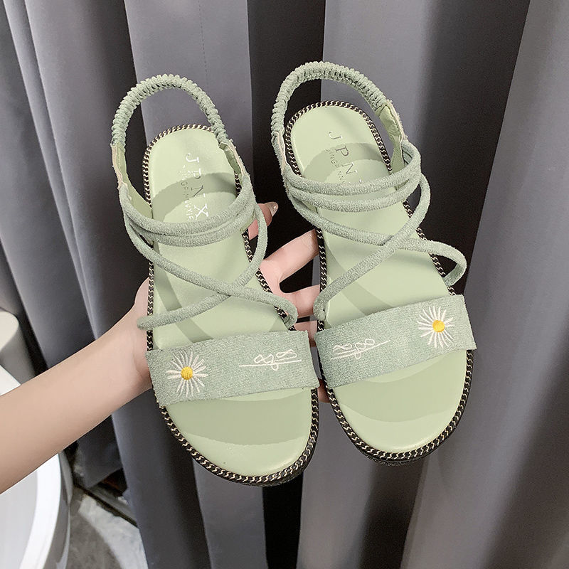 Large size women's shoes small daisy sandals flat student Roman shoes beach sandals