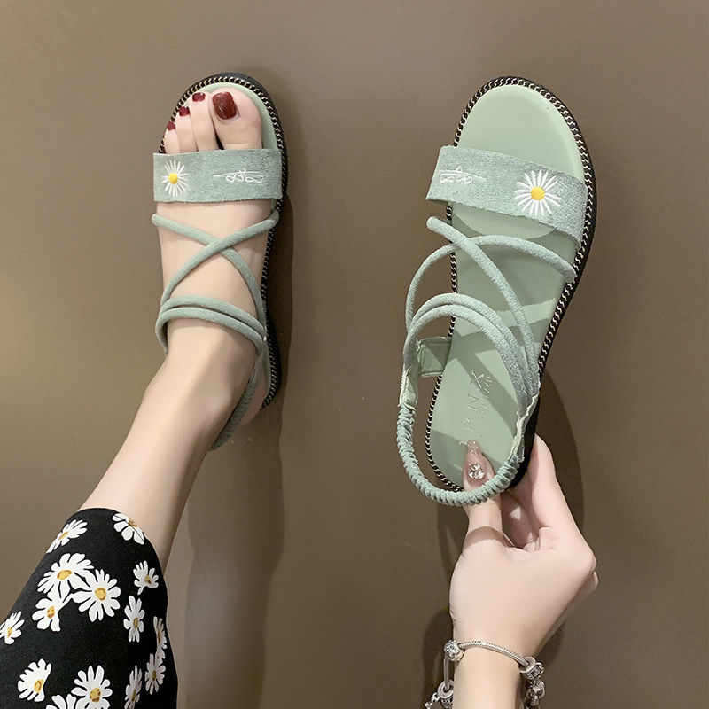 Large size women's shoes small daisy sandals flat student Roman shoes beach sandals