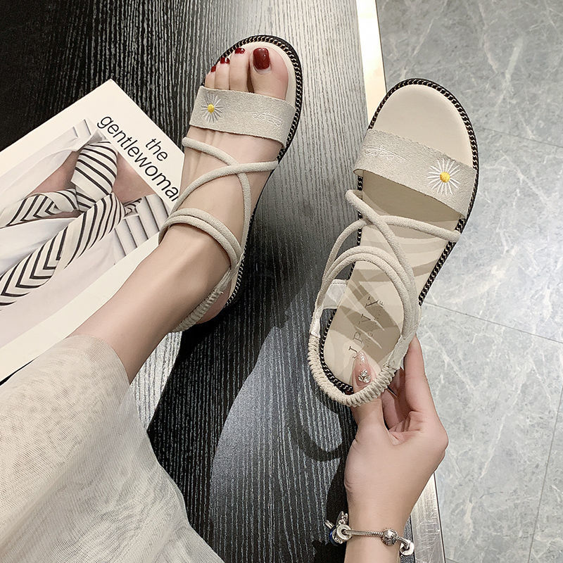 Large size women's shoes small daisy sandals flat student Roman shoes beach sandals