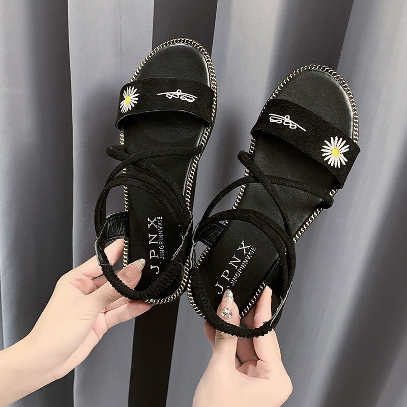 Large size women's shoes small daisy sandals flat student Roman shoes beach sandals