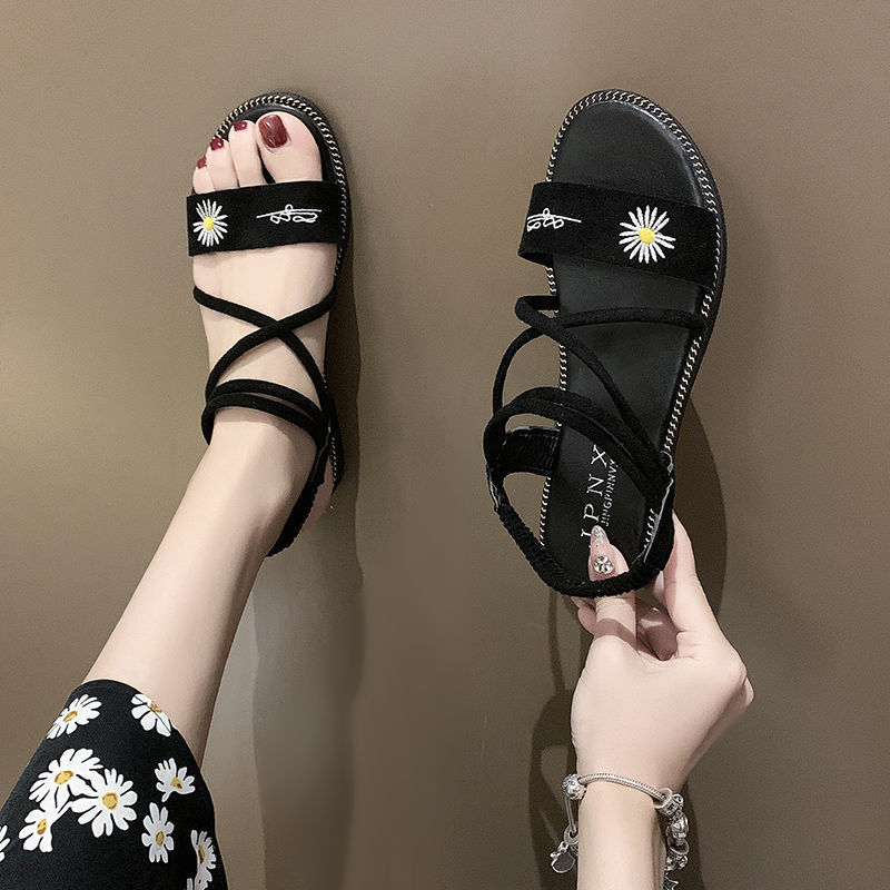 Large size women's shoes small daisy sandals flat student Roman shoes beach sandals