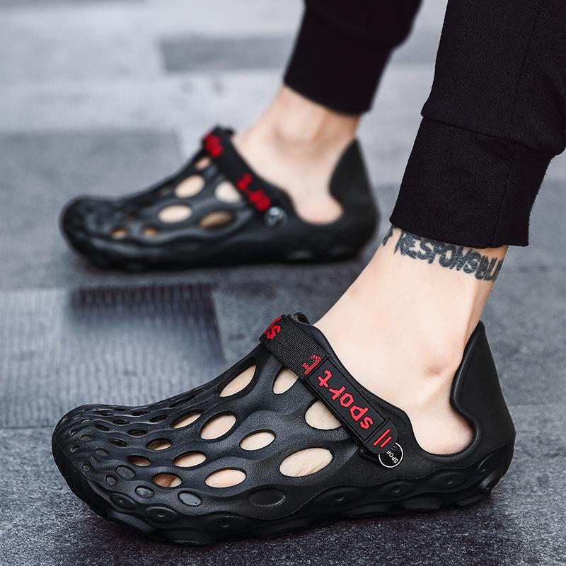 Men&apos;s tide slippers summer new coconut hole shoes Korean fashion men&apos;s beach sandals and slippers
