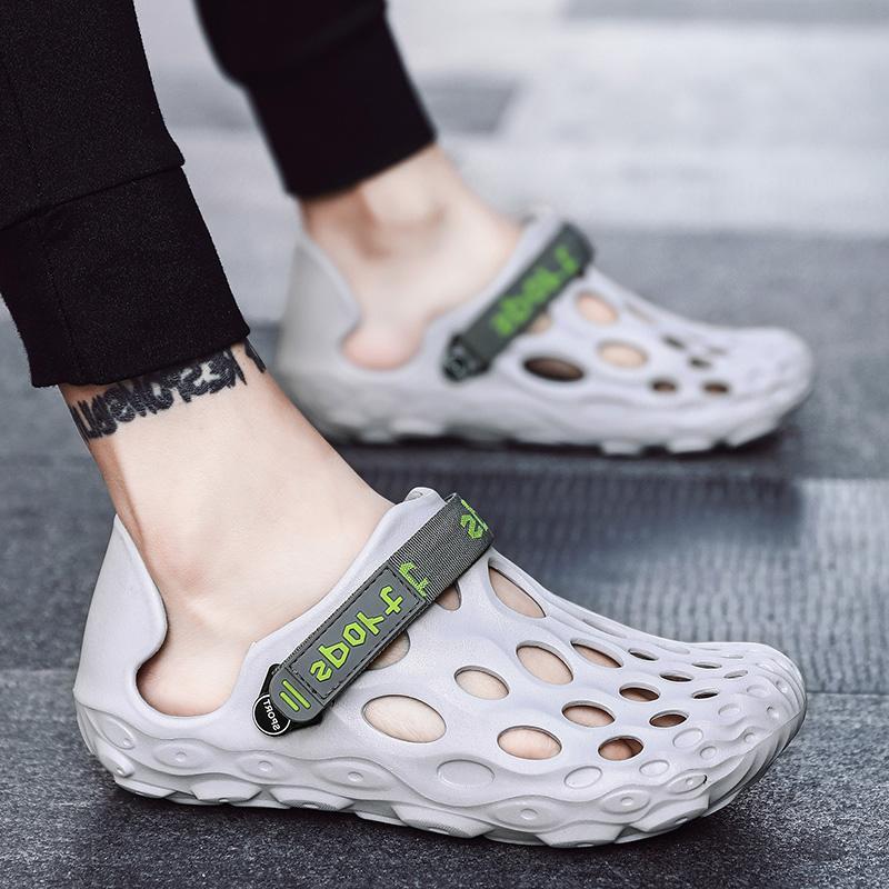 Men&apos;s tide slippers summer new coconut hole shoes Korean fashion men&apos;s beach sandals and slippers