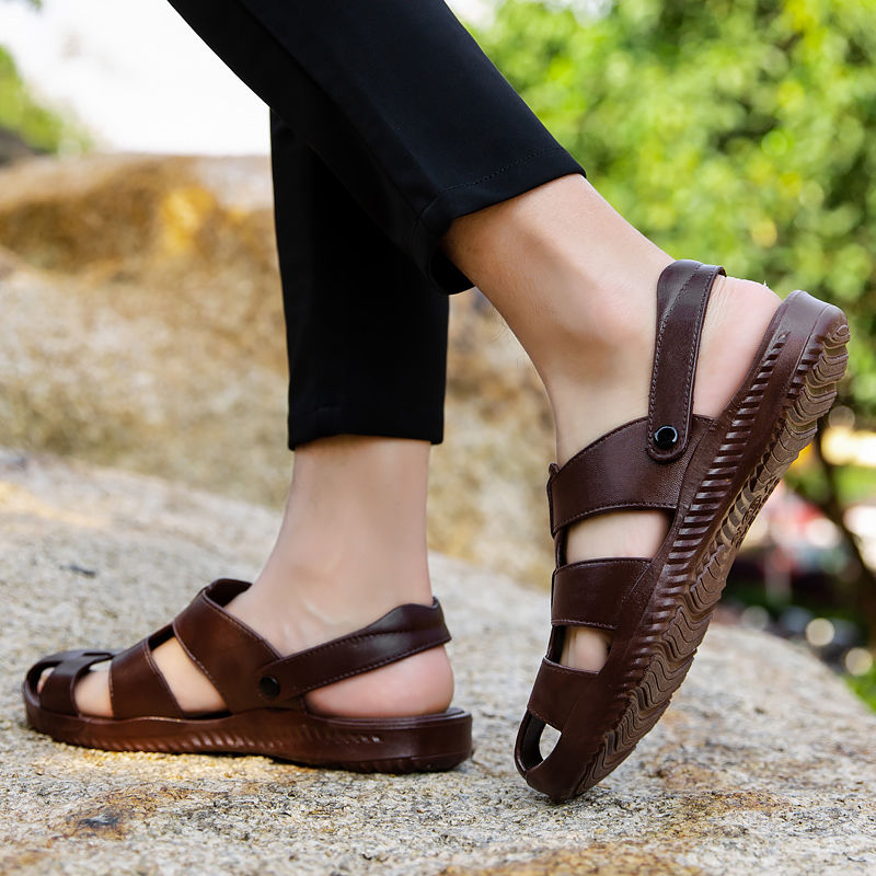 New Baotou sandals men's soft non-slip casual hole Korean beach shoes sandals and slippers for men