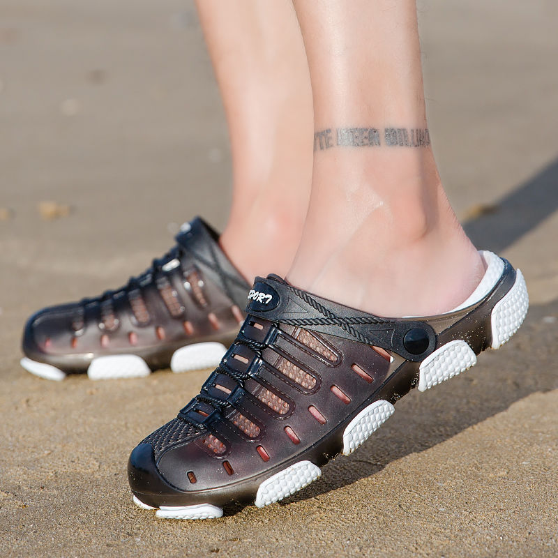 Sandals and slippers men&apos;s non-slip outer wear casual sandals hole shoes casual beach shoes