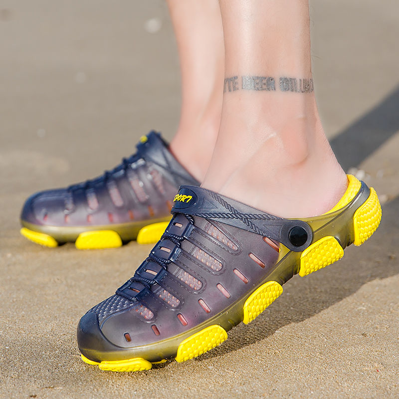 Sandals and slippers men&apos;s non-slip outer wear casual sandals hole shoes casual beach shoes