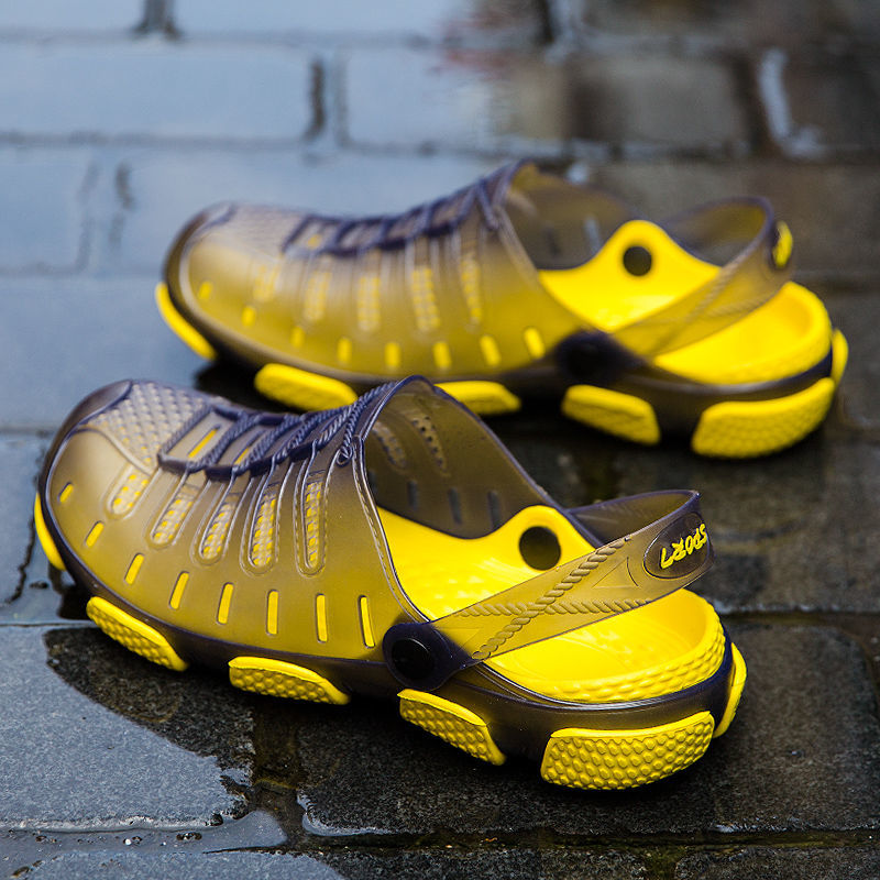 Sandals and slippers men&apos;s non-slip outer wear casual sandals hole shoes casual beach shoes