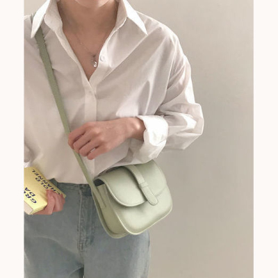 Versatile ins messenger bag women's summer 2022 new fashion saddle bag advanced sense foreign style one shoulder small square bag