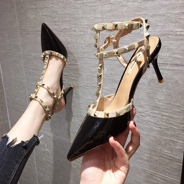 Rivet nude high heels women's stilettos 2022 spring and summer new pointed Joker online celebrity sexy empty women's singles shoes