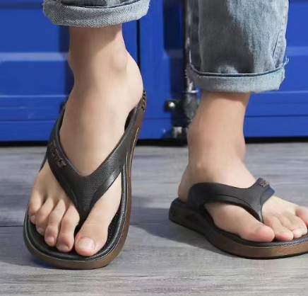 Men sandals beach Flip Flops Shes summer slippers high quality beach sandals non-slip zapatos hombre casual shoes  Fast delivery within 1-5 days