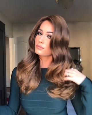 Western style wig Ms Middle score Big wave Long curly hair dyeing black Gradient gold