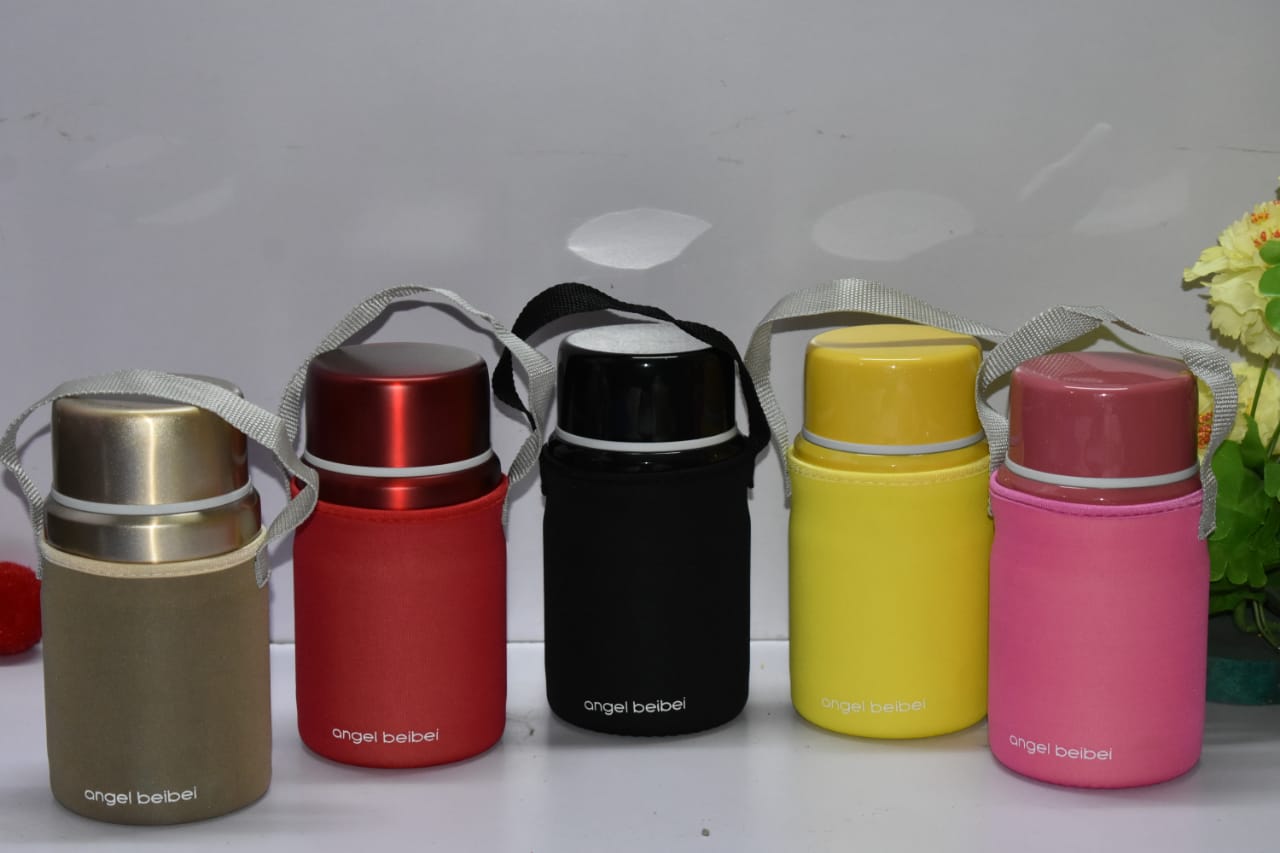 Food flask with the matching carrier bag 900 ml