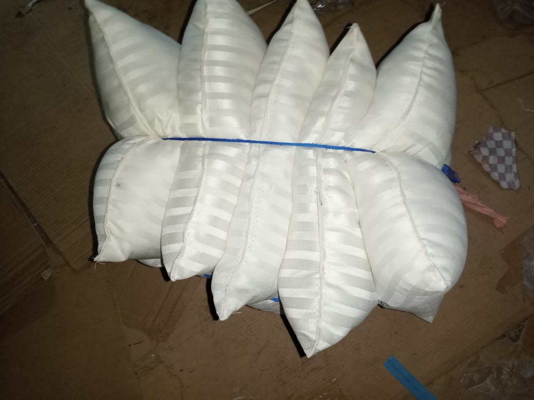 5 Pieces Back Rest Fibre Filled Throw Sofa Pillows With Cotton Cover