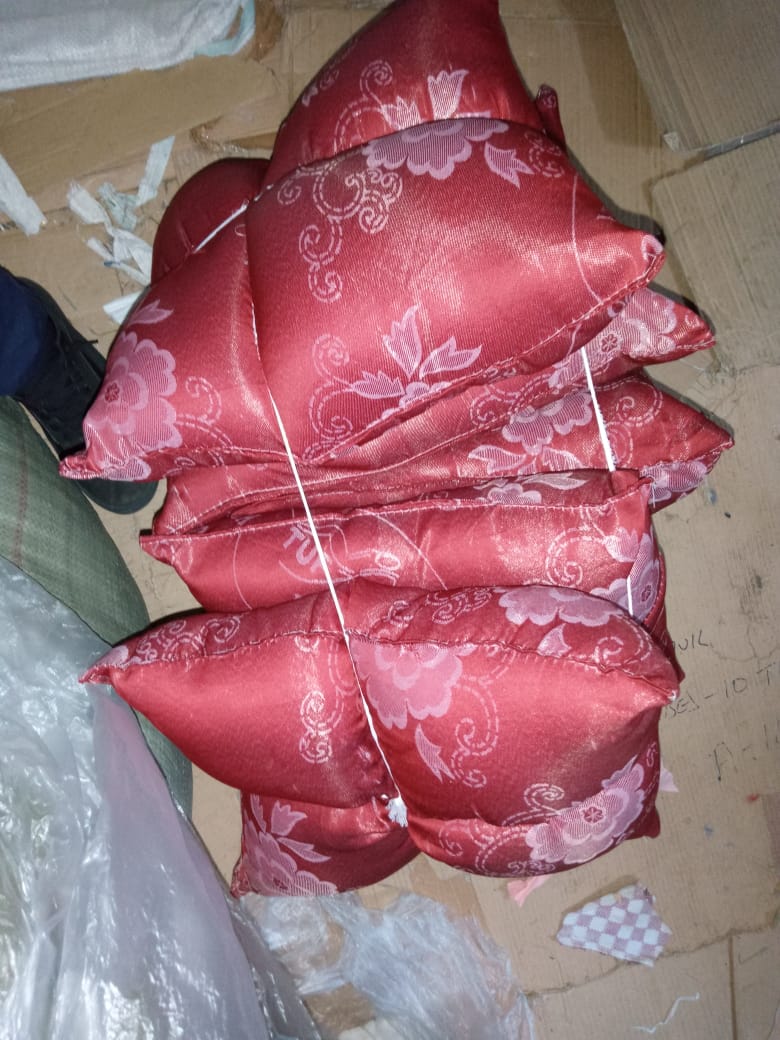 5 Pieces Back Rest Fibre Filled Throw Sofa Pillows With Cotton Cover