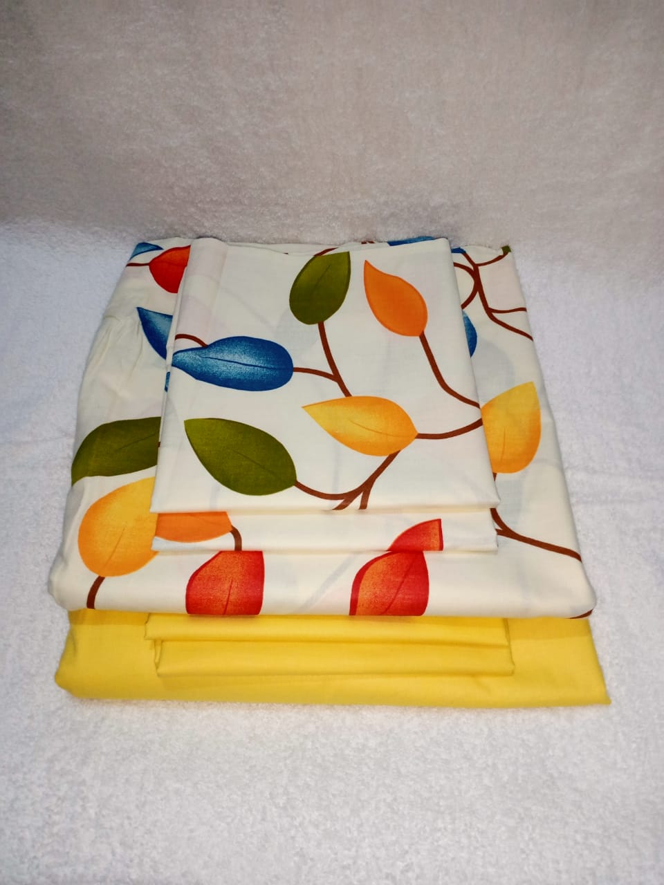 6x6 Fitted Flowered Bedsheet Set(1 Fitted Bedsheet, 1 Flat Bedsheet, 4 Pillow Cases)