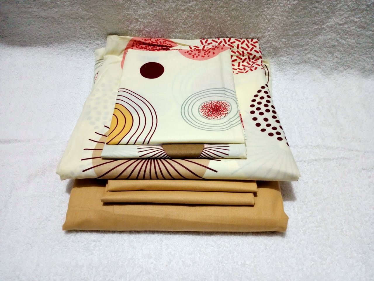 6x6 Fitted Flowered Bedsheet Set(1 Fitted Bedsheet, 1 Flat Bedsheet, 4 Pillow Cases)