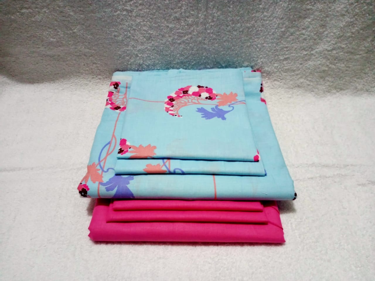 6x6 Fitted Flowered Bedsheet Set(1 Fitted Bedsheet, 1 Flat Bedsheet, 4 Pillow Cases)