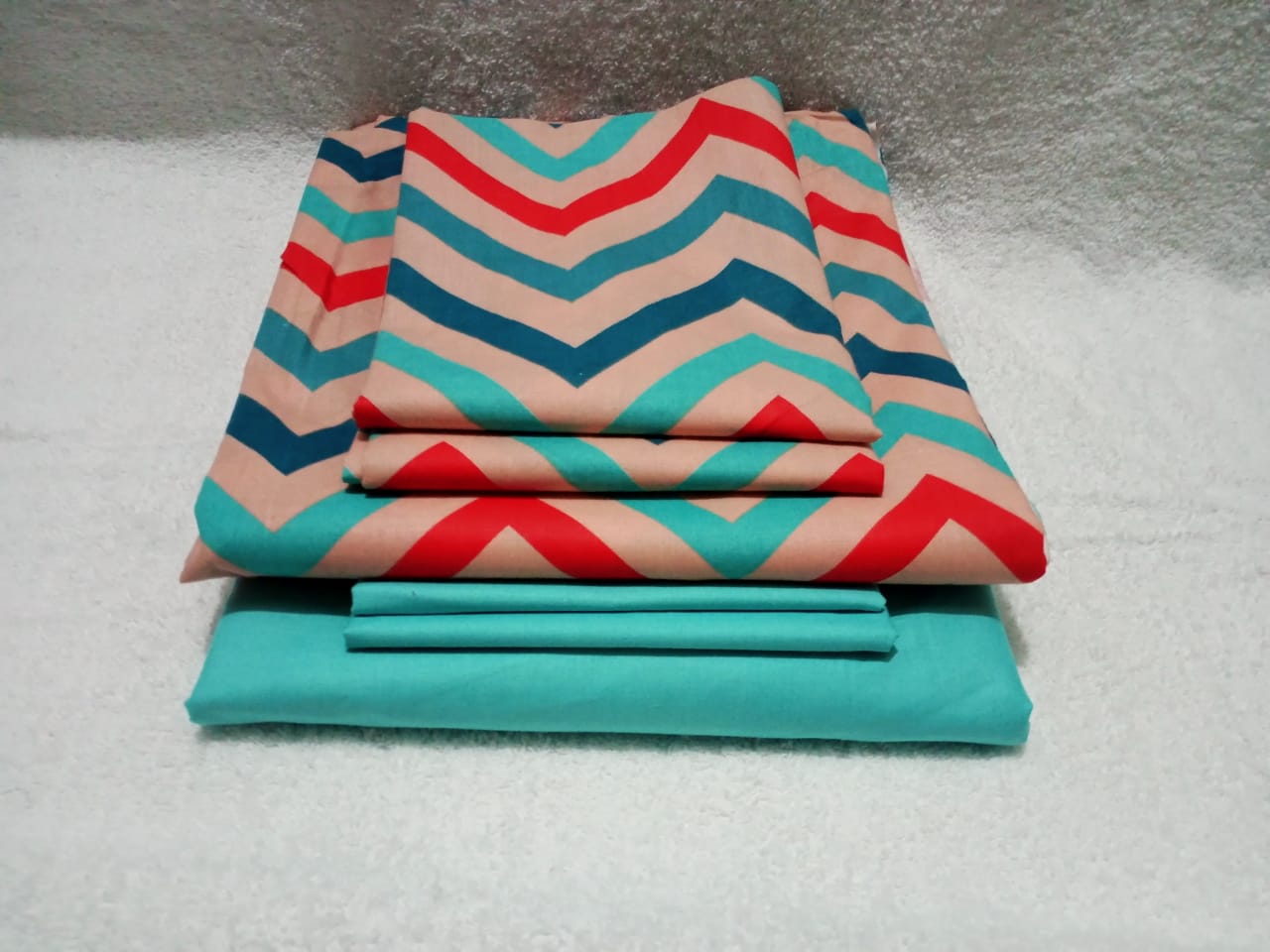 6x6 Fitted Flowered Bedsheet Set(1 Fitted Bedsheet, 1 Flat Bedsheet, 4 Pillow Cases)