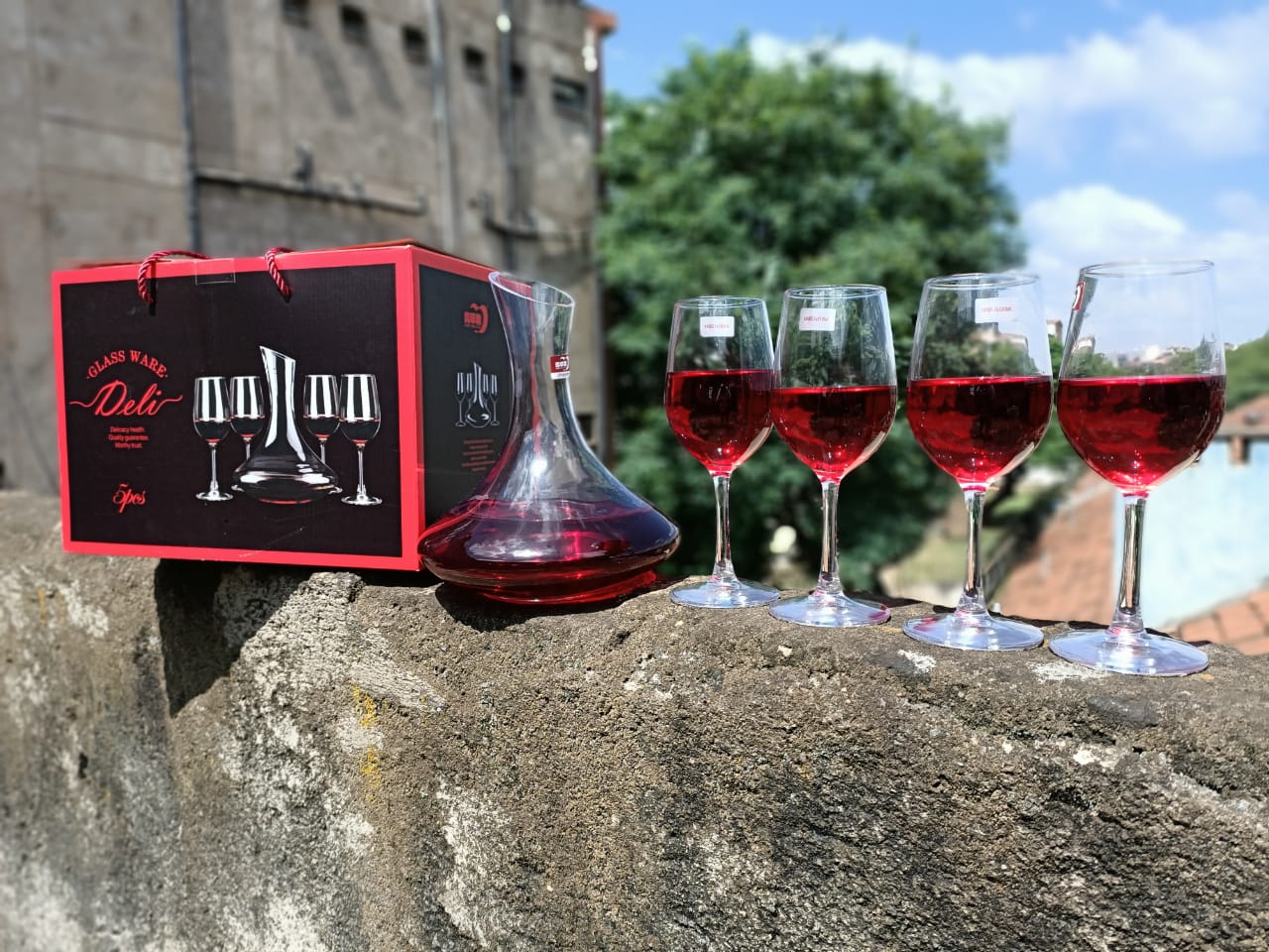 Wine Decanter Set: Decanter Plus 4 Wine Kitchen Glasses