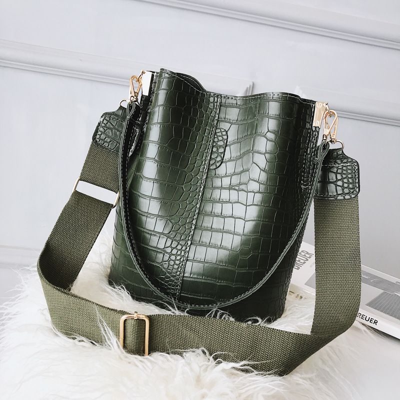 New crocodile pattern one-shoulder bucket bag large-capacity all-match messenger bag woman bag