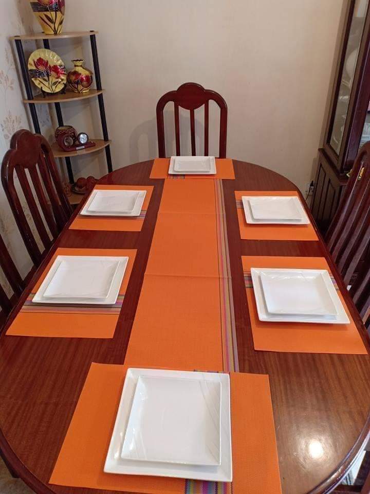 6 Pieces PVC Dining Table Mats With Center Runner