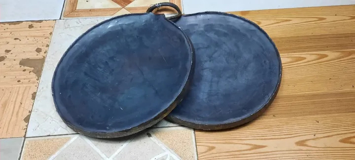 Traditional Heavy Duty Cast Iron Chapati Pan Black as pictured