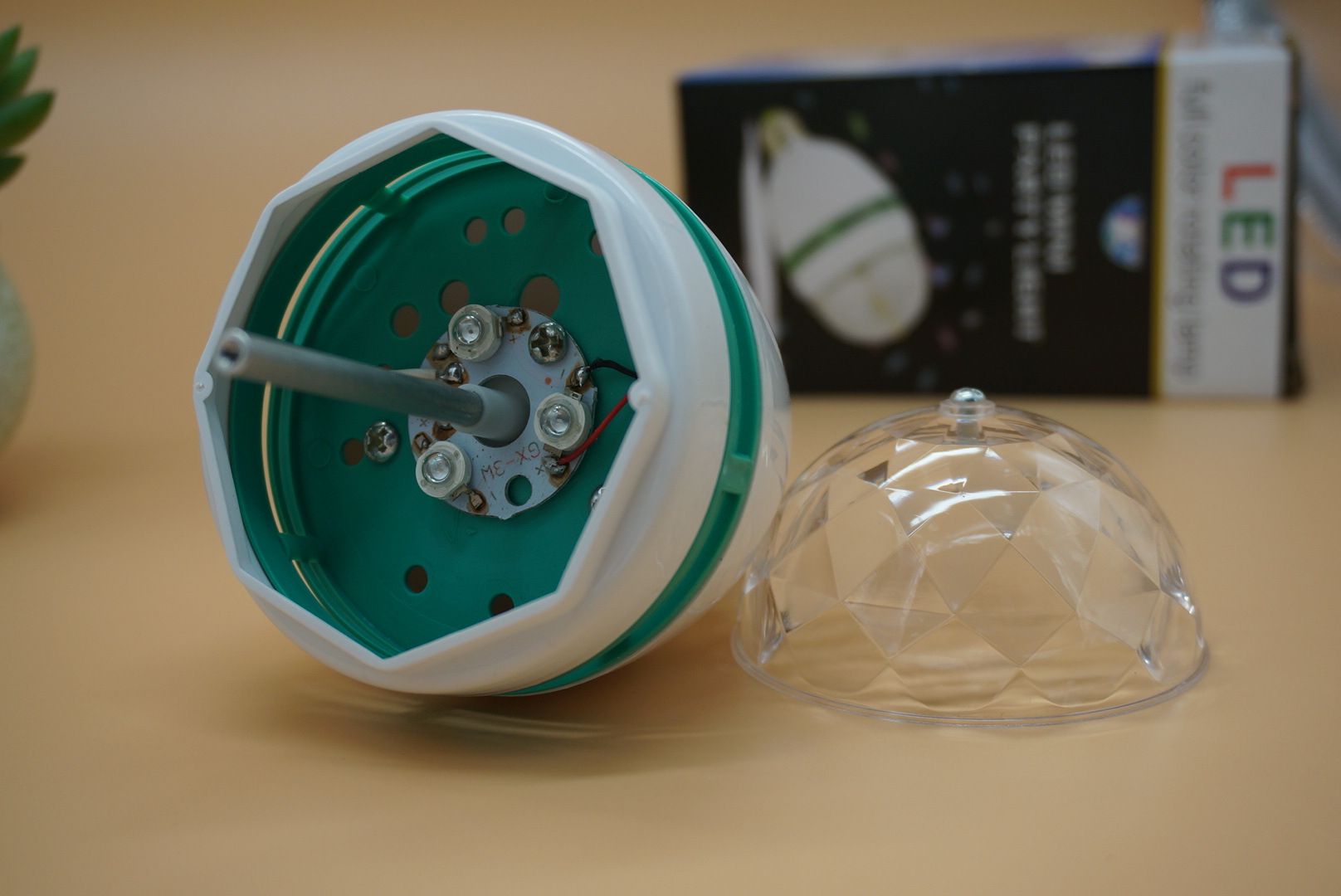 E27 RGB Led Colorful Lamp Bulb Automatic rotation  Magic Stage Light Party Bar Light KTV Laser Bulb