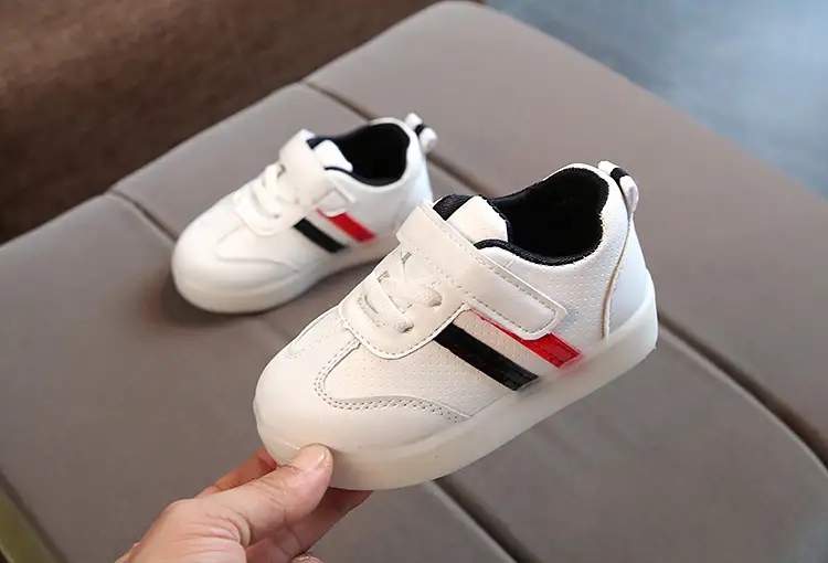 Spring Baby Boy Fashion Light Board Athletic Shoes Casual Shoes Girl Kids LED Flash Children Sneaker