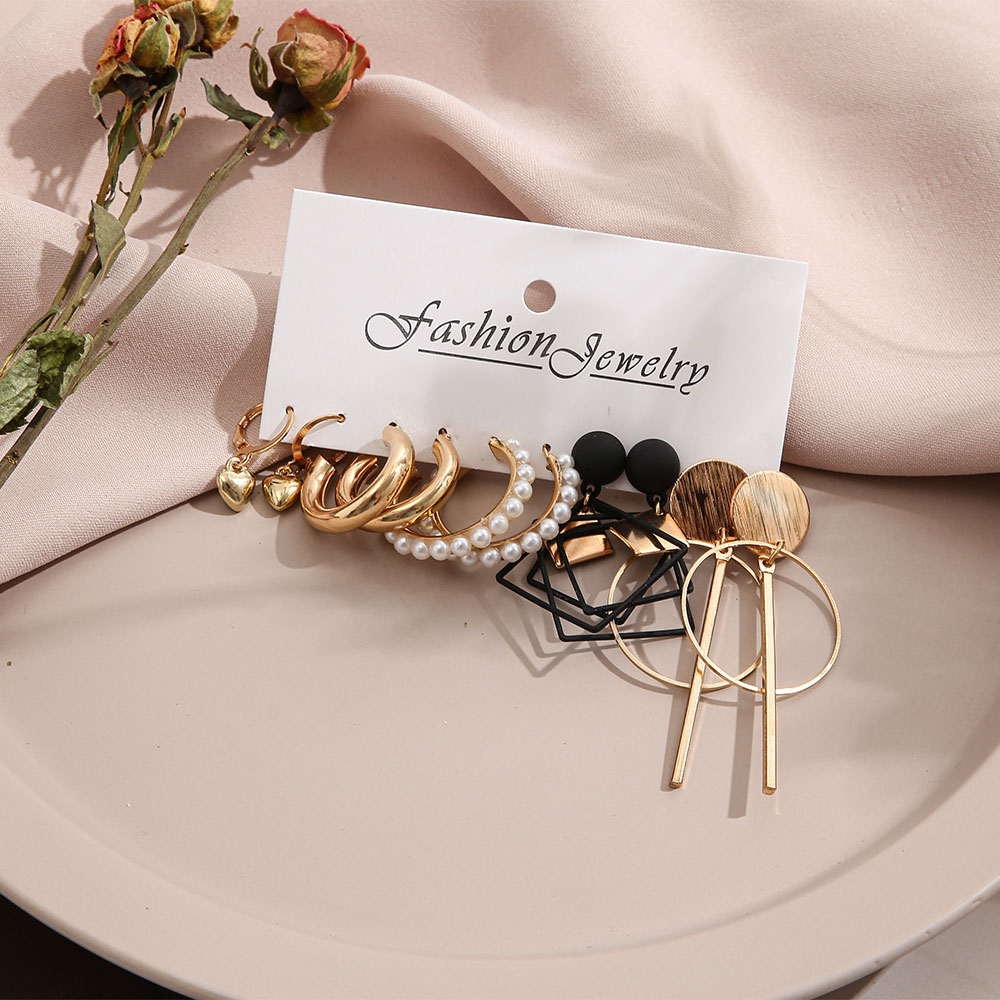 New Arrivals Earring set 2024 fashion jewelry pearl creative minimalist geometric alloy earrings hoop earrings Valentine's Day girlfriend gift for women