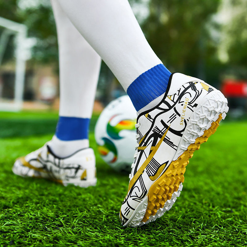 ASSKLO Kids Soccer Shoes Boys Elementary School Students Anti-Slip Professional Soccer Shoes Nails Competition Special Soccer Shoes Female Handsome