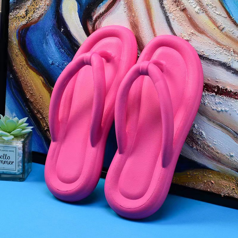 Women's fashion flip-flops Ladies  summer new wear non-slip sandals on the beach platform sandals