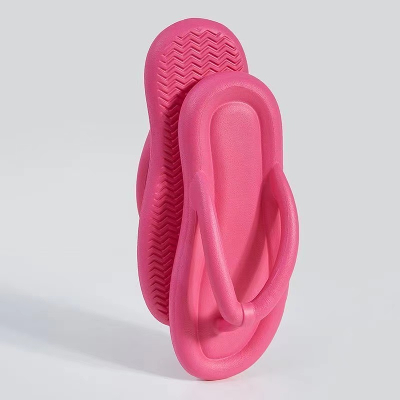 Women's fashion flip-flops Ladies  summer new wear non-slip sandals on the beach platform sandals