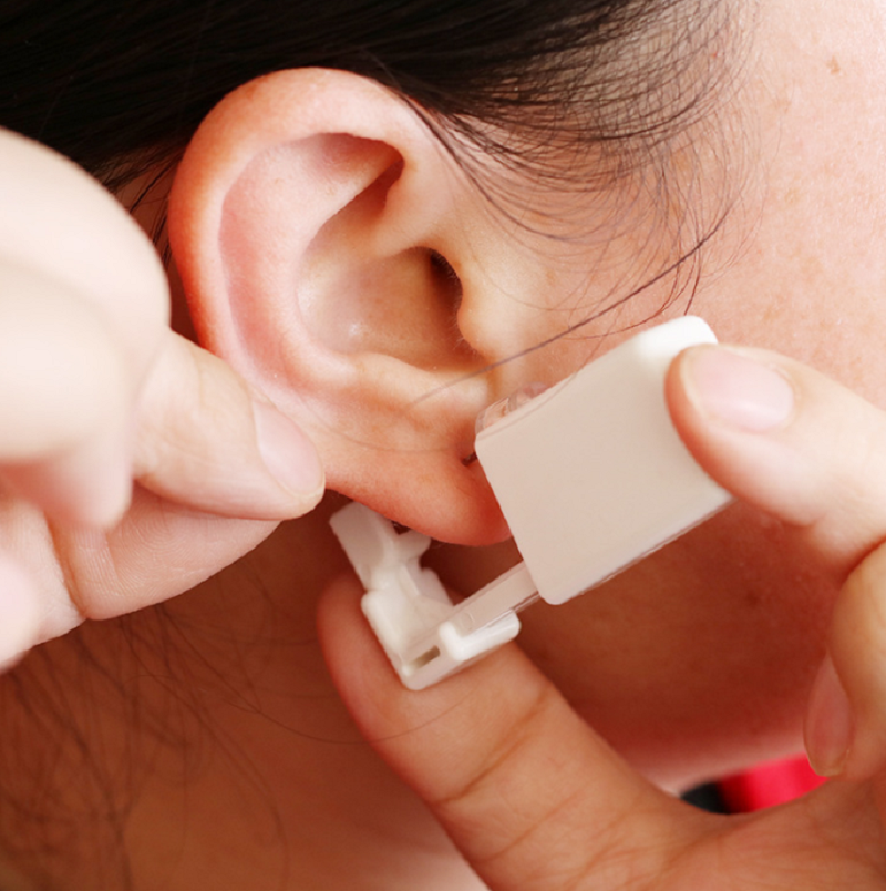 Disposable ear piercing gun Manual piercing gun Disposable ear piercing gun Ear piercing device Ear piercing device