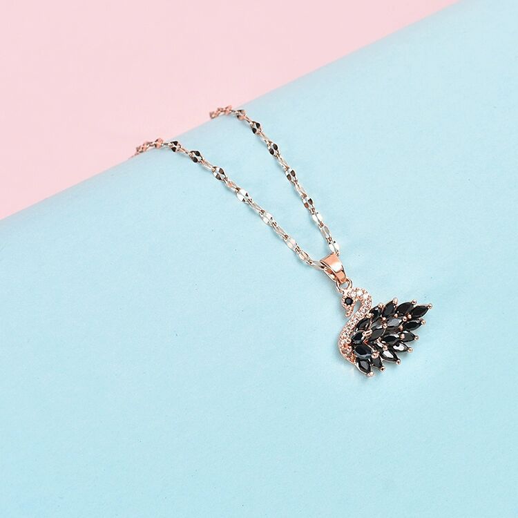 Titanium Steel Diamond Shell Animal Pendant Color Preserving Hypoallergenic Crystal Ladies Necklace