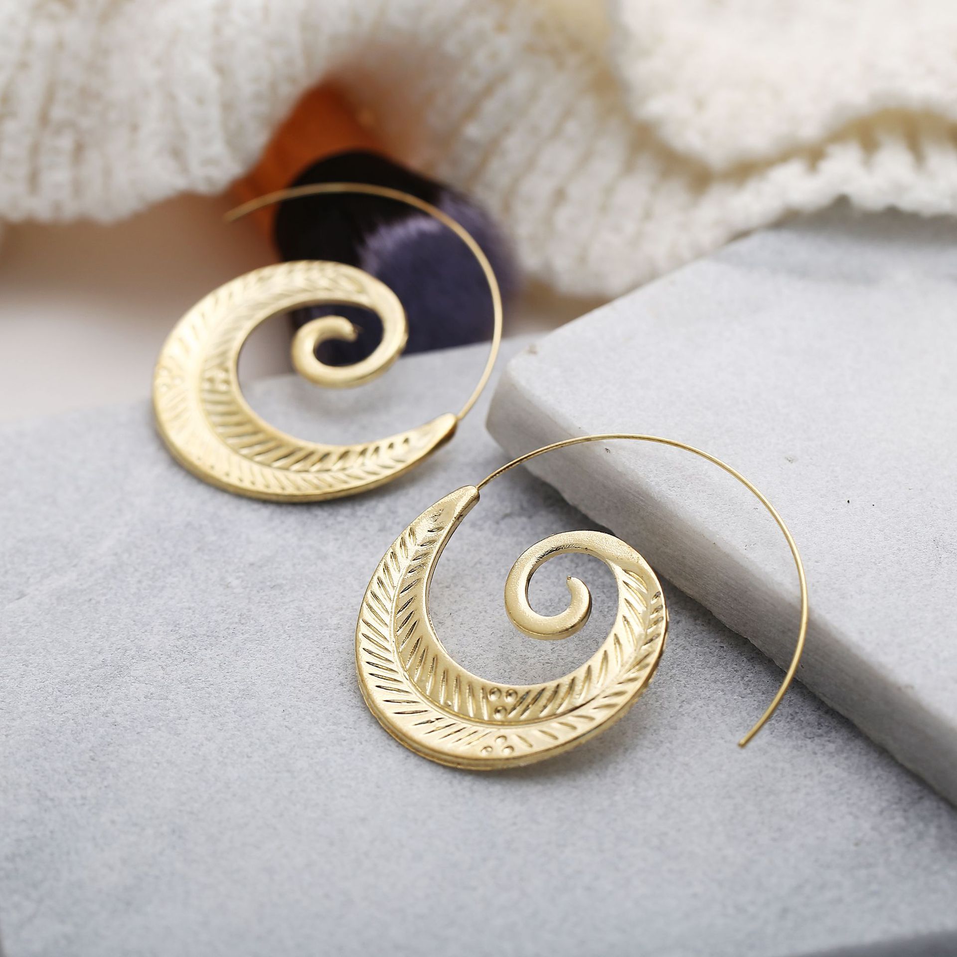 Exaggerated swirl gear-shaped leaf snail shell retro oval spiral type women&apos;s earrings