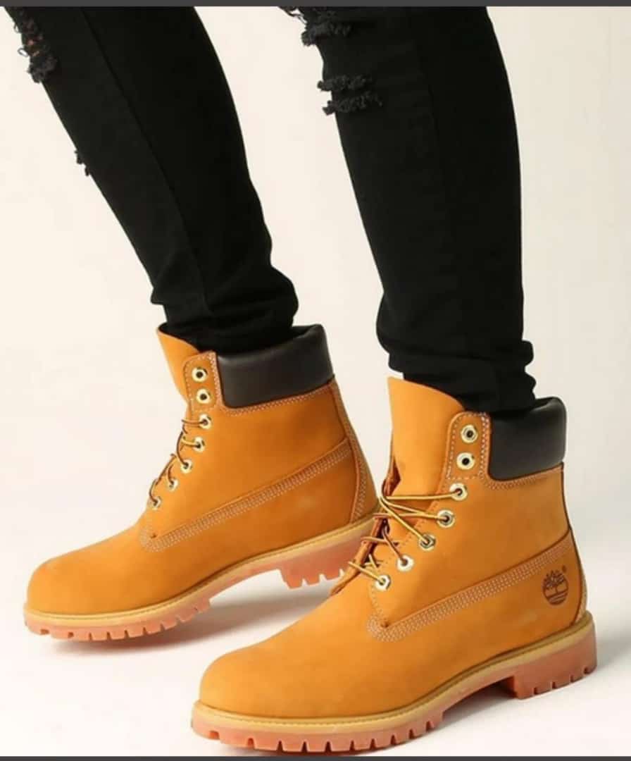 BROWN LEATHER TIMBERLAND BOOTS STYLISH IN CASUAL OUTFIT Brown